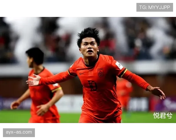 足球新星闪耀赛场，年轻球员展现实力迎来新机遇