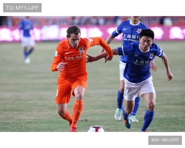 日本国家队中场强势掌控全场，助球队斩获关键胜利