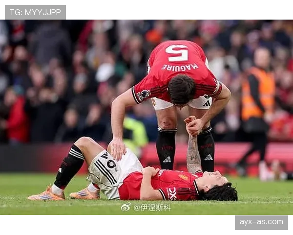 曼联防线失误频繁，防守稳定性承压已逐步反映在球队整体表现中