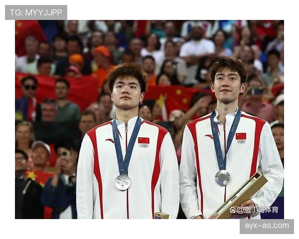 梁伟铿球场上拼得死去活来，裁判哑口无言，场下却被爆超奢侈秘密生活？！